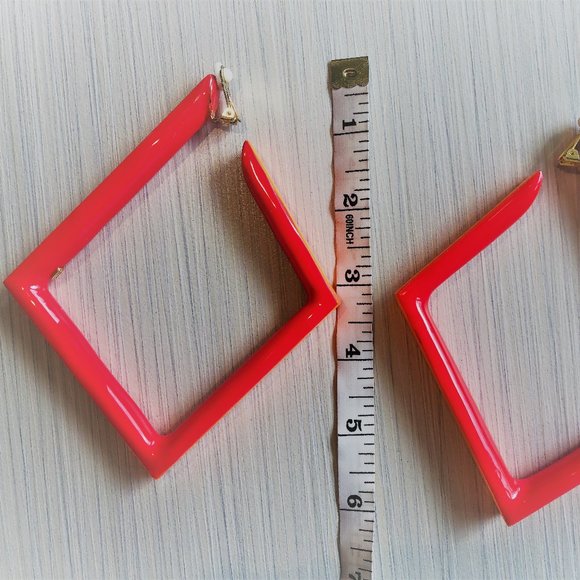 Neon square Clip earrings - Picture 6 of 16